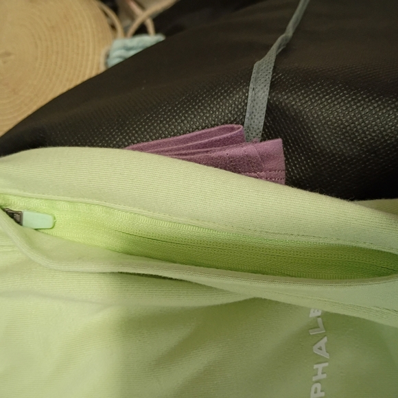 Alphalete Green Athletic Shorts with Elastic Waistband - Picture 3 of 4